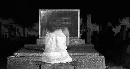 Hantu dan Hotel Angker